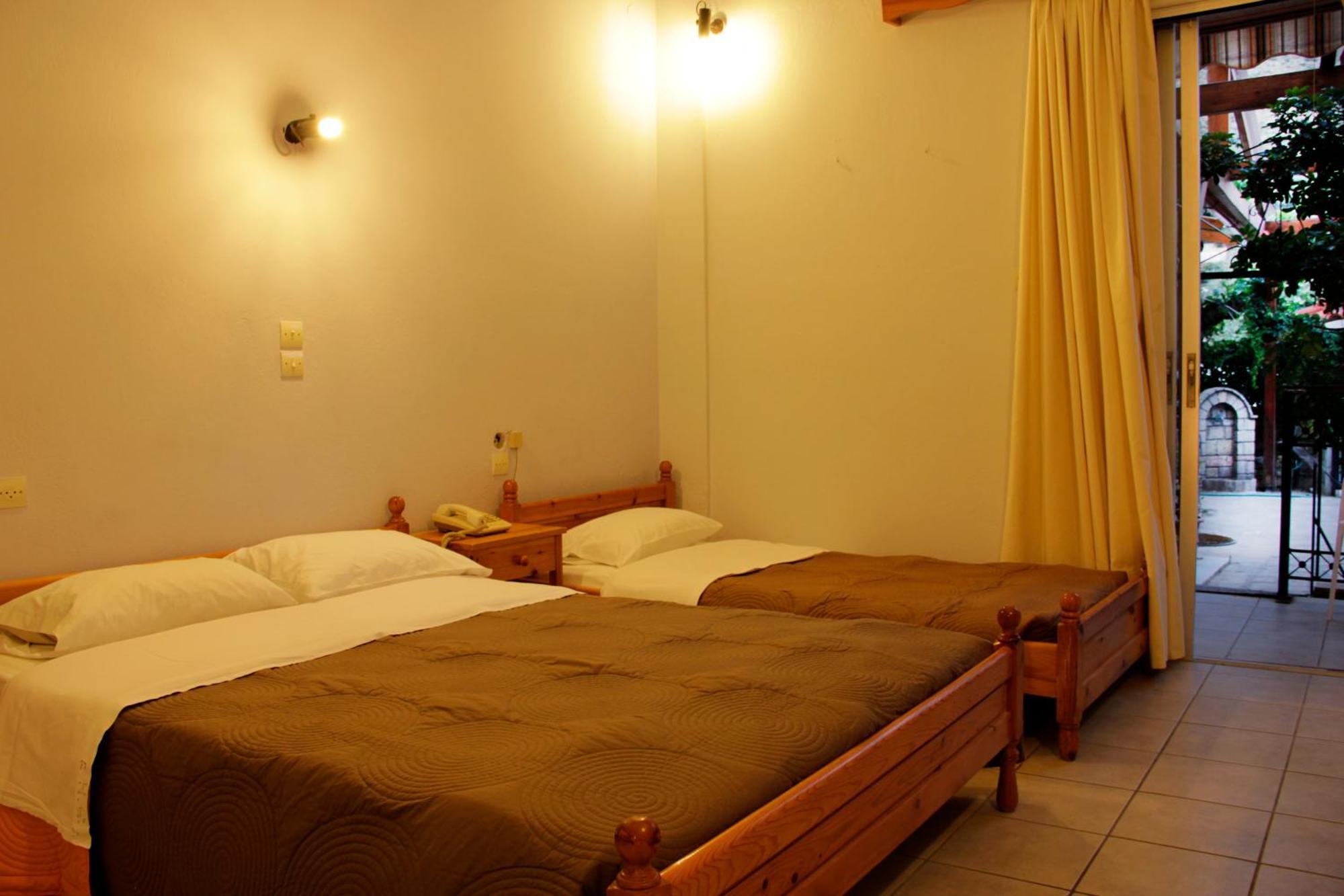 Hotel Galaxias Agioi Pandes Zewnętrze zdjęcie