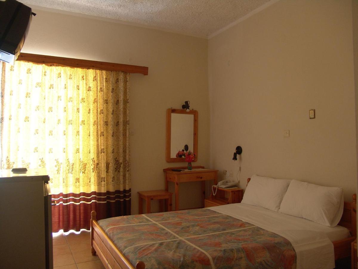 Hotel Galaxias Agioi Pandes Pokój zdjęcie